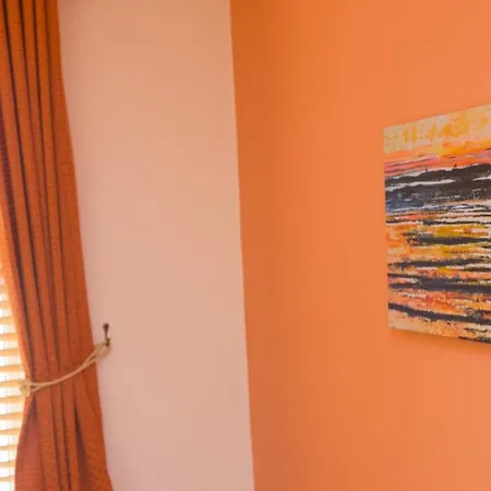 1 Bed Flat 7 Min Walk From Temple Meads شقة