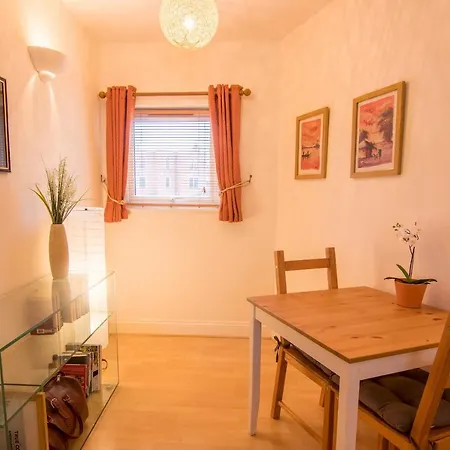 1 Bed Flat 7 Min Walk From Temple Meads شقة بريستول